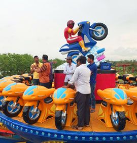 August 2016 Bangladesh park FLYING UFO rides installation